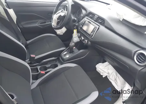 2025 Nissan Versa 1.6 S z USA, uszkodzony, nr VIN 3N1CN8DV4SL833201